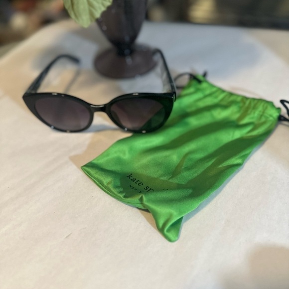 NWT Kate Spade Catseye Samantha